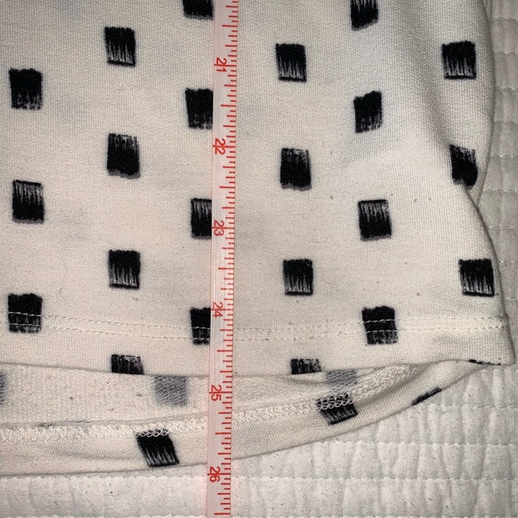 Long sleeve top. Abstract polka dot. - Picture 5 of 5